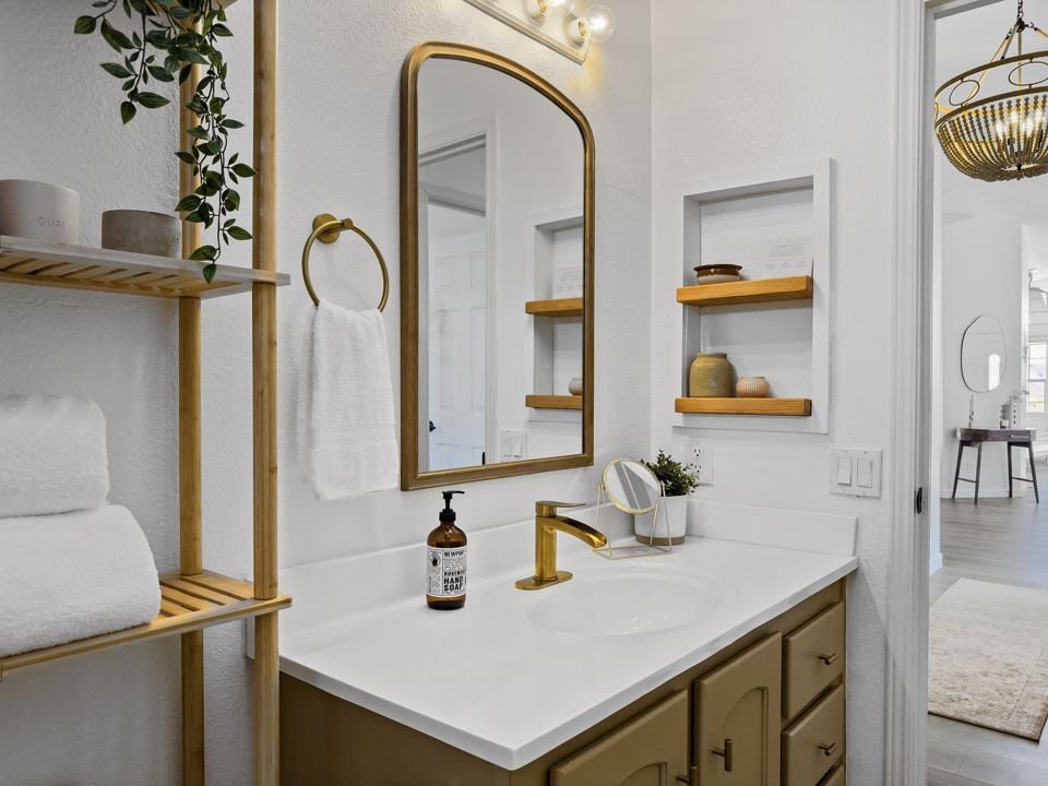 Bathroom vanity